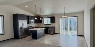 4 Bed 3 Bath Single Family Home Gallery 1