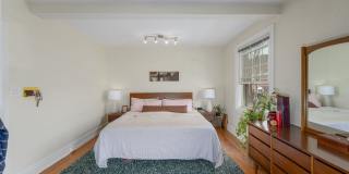 Oakenshawe 5-Bedroom, 2-Bathroom Home Close to Johns Hopkins Gallery 18
