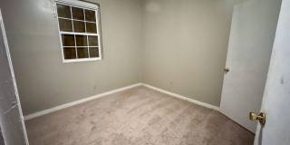 3 Bedroom / 1 bath home, move in Ready! Gallery 4