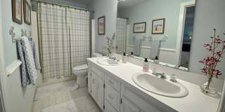 Beautifully FURNISHED Off Season 3bd/2.5 BA Single Family Home Gallery 25