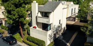 Beautifully Furnished 2 Bed/2.5 Bath Townhome in the Desirable Woodlands of La Jolla Gallery 1