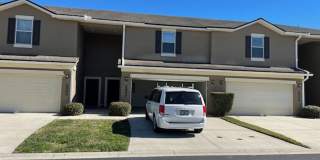 Beautiful 2 bedroom 2.5 bath Fleming Island Condo Gallery 1