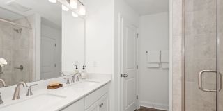 Affinity at Hudson Gallery 15