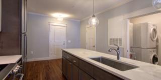 525 East Apartments Gallery 42
