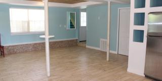 Beautiful 2 bedroom Lakefront Home Gallery 4
