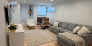 Spacious Pet-Friendly 4BR Home Near Downtown & UVA Gallery 7
