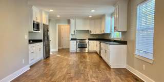 Updated 3 Bed, 2 Bath Cottage in Heart of Lockeland Springs w/ 1 Car Garage Gallery 5