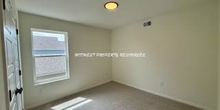 Brand-New 4 Bedroom Open w/Concept Living – Lee’s Summit Schools Gallery 16