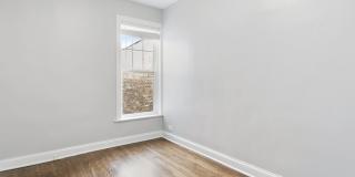 1106 W Glenlake Ave Gallery 6