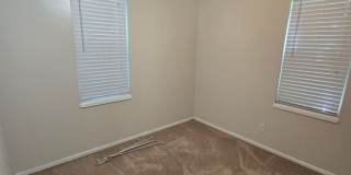Great location 3 bed 1 bath with appliances! Gallery 6