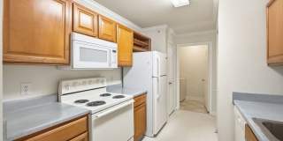 Move-In Ready Condo in Gated Equestrian Parc – Prime Location! Gallery 13