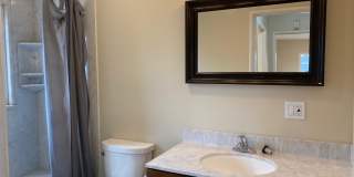 Epic REA-Great 1 BR/1 BA Unit in a S/S Duplex Gallery 24