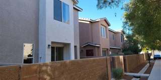Gated Townhome with Private Courtyard & Community Pool! Gallery 1