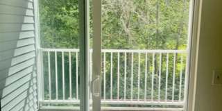 LOCATION, Location, Location Prime Bellevue Condo with Private Balcony LOCATION, Location, Location Prime Bellevue Condo with Private Balcony Gallery 1