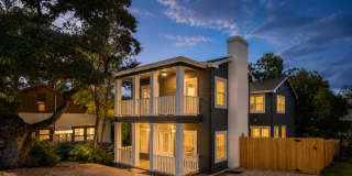 804 E Dean Keeton  - Spacious House across the street from UT law - large deck and balcony with great views. Gallery 1