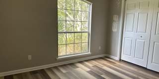 681 LAKE STONE Circle Gallery 14
