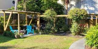 Secluded 1/1 located within walking distance of Jacksonville Beach! Pet Friendly, Lawncare Included! Gallery 1