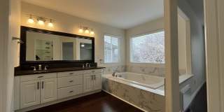 Grand 5 Bedroom Home Featuring 19ft Ceilings, Family Room & Main-Level Suite Gallery 44