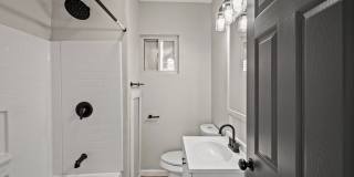 Beautiful 2 bedroom home in Homestead available August 1! Gallery 21