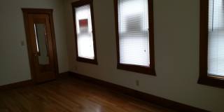 AUGUST RENT FREE!!!  4 Bedroom Duplex in DOWNTOWN IOWA CITY! Gallery 4