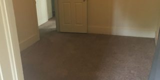 Escape Apartment Life! Downtown Cottage with yard! Gallery 6