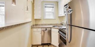 Bright and spacious 1-bedroom/1-bathroom condo available! Gallery 9