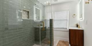 125 NW 3rd Avenue Gallery 10