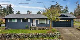 GORGEOUS 3 Bedroom (+BONUS ROOM!) 2 Bath Home with RV/Boat storage near beaches and shopping! Gallery 1