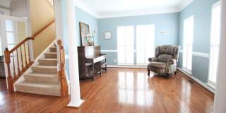 Spacious Home in Port Potomac Gallery 5