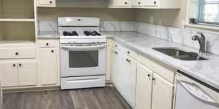 3 bed 2 Bath Brick Home off Park Avenue! Gallery 8