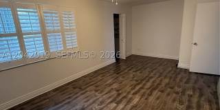 2606 NE 10 ST Gallery 3