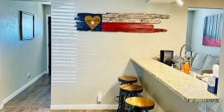 Room in 3 Bedroom Home at Pan Am Expy Gallery 7