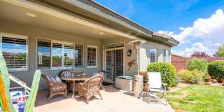 Beautiful 5 Bedroom Home- One Level and Private Pool Gallery 43