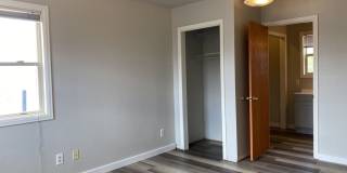 2 Bedroom 2 Bath Townhome w/ large 2 car garage - Freshly remodeled - Available Now Gallery 27