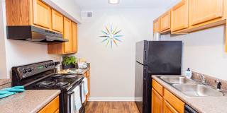 Cameron Run Apartment Homes Gallery 3