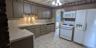 425 SE McKiknley Avenue, #1 & #2 - 1 Gallery 28