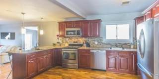 1912 Montgomery Street Gallery 14