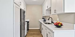 720 Louise Apartments Gallery 7
