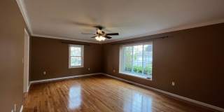 Luxurious 4 Bed 2.5 Bath in Hershey Gallery 13