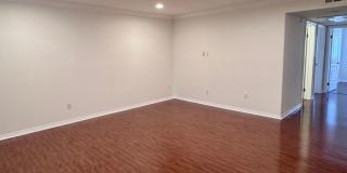 3 bedroom 2 bath condo on Vanowen Gallery 10