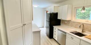 3 Bedroom House South End Neighborhood Burlington Available in September 5th! Gallery 6
