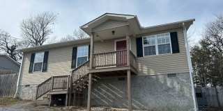 Now available:  Three bedroom, 1.5 bath home in Maryville City Gallery 1