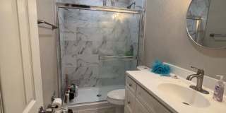 6 Bedroom 3 Bathroom House on Corner lot- LARGE ROOMS Gallery 4