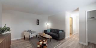 Acoma Square Gallery 18