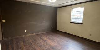 Great Duplex in Medical District 2 Bedroom 1 Bath Washer and Dryer Hook Ups Gallery 8
