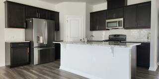 Spacious 3BR, 2 Car Garage Townhome in Raleigh Gallery 4
