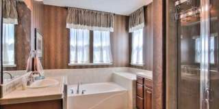 Stunning (Formal Model) 3/3 w/Huge Loft!  Please read entire ad before requesting a viewing!! Gallery 21