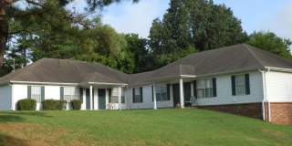 705 Hillview Drive - 4 Gallery 1