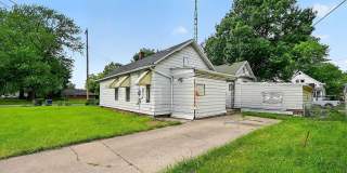 Spacious Toledo Home with Large Yard Gallery 28