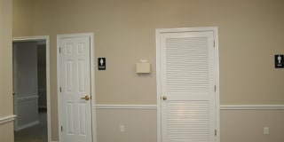 1601 W Henderson Gallery 7